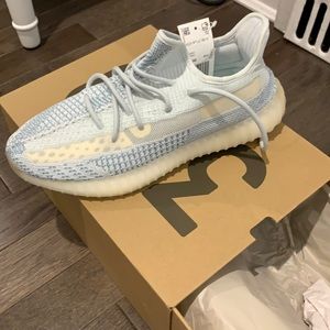 Yeezy Boost 350 v2 cloud white size 10.5